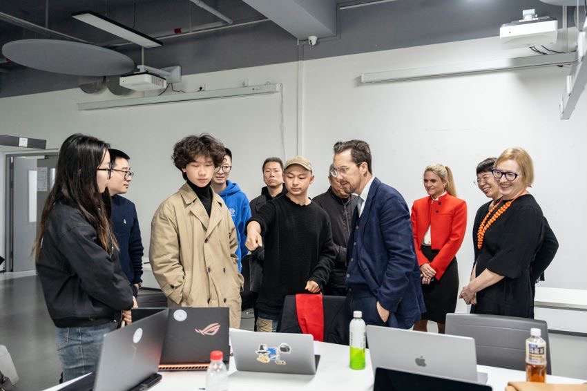 UCA Vice-Chancellor Visits ICI